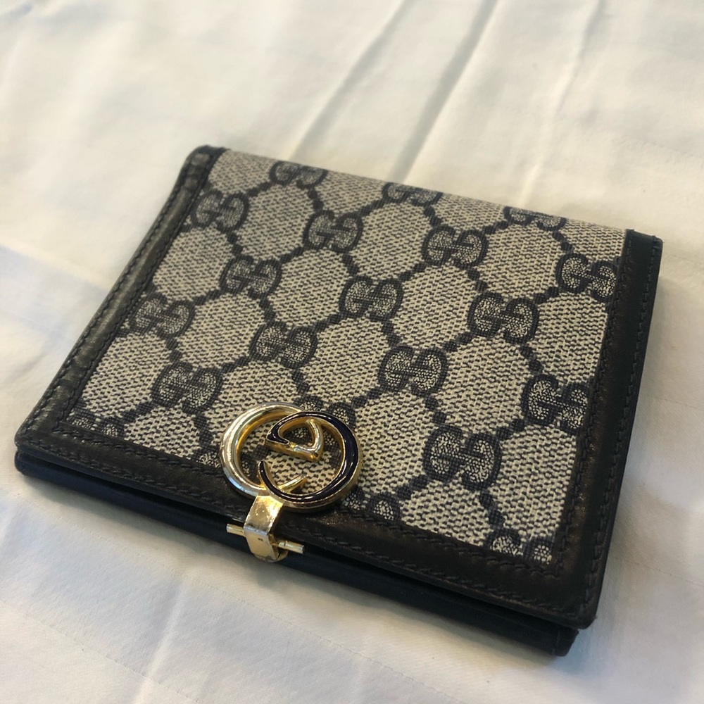 Vintage Gucci monogram wallet